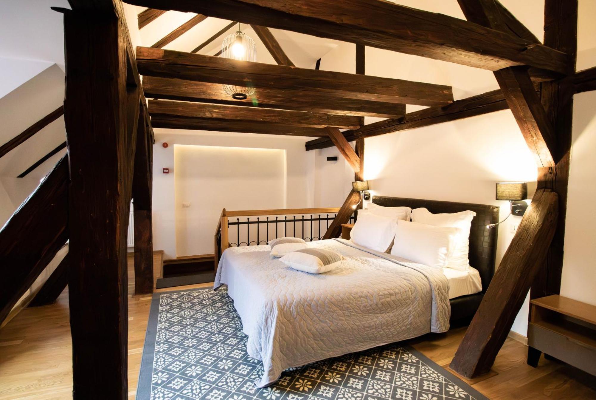 Hotel Ottimo Брашов Экстерьер фото