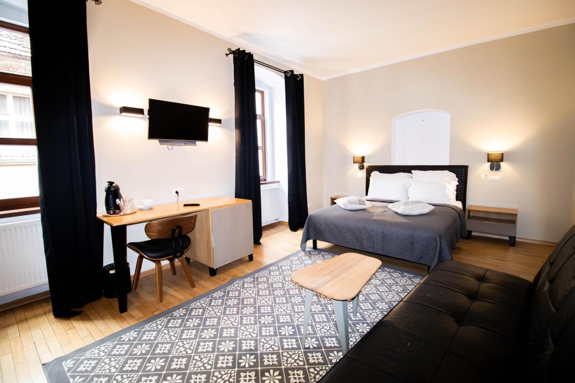 Hotel Ottimo Брашов Экстерьер фото