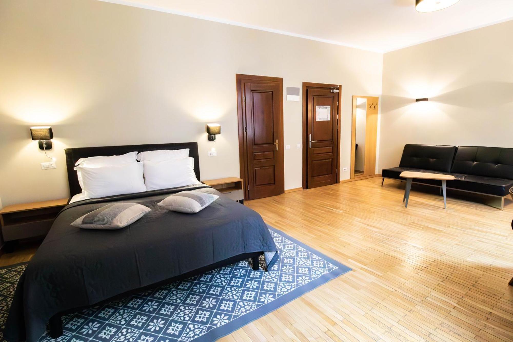 Hotel Ottimo Брашов Экстерьер фото